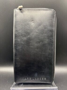 Marc Jacobs Black Leather Passport Document Holder Zip-Around Wallet